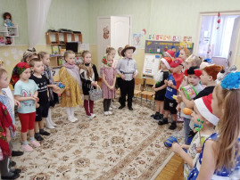 Колядки... Колядки.